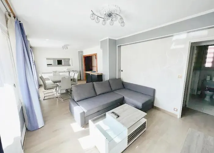 L\'Amicale : 80 M², 6 Prs, 3 Ch, Centre Ville